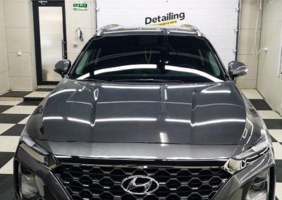 Новый Hyundai Santa Fe — бронирование под ручками и рамки лобового, тонировка пленкой Llumar