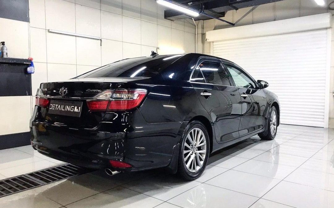 Toyota Camry — мойка автомобиля по 2-х фазной технологии