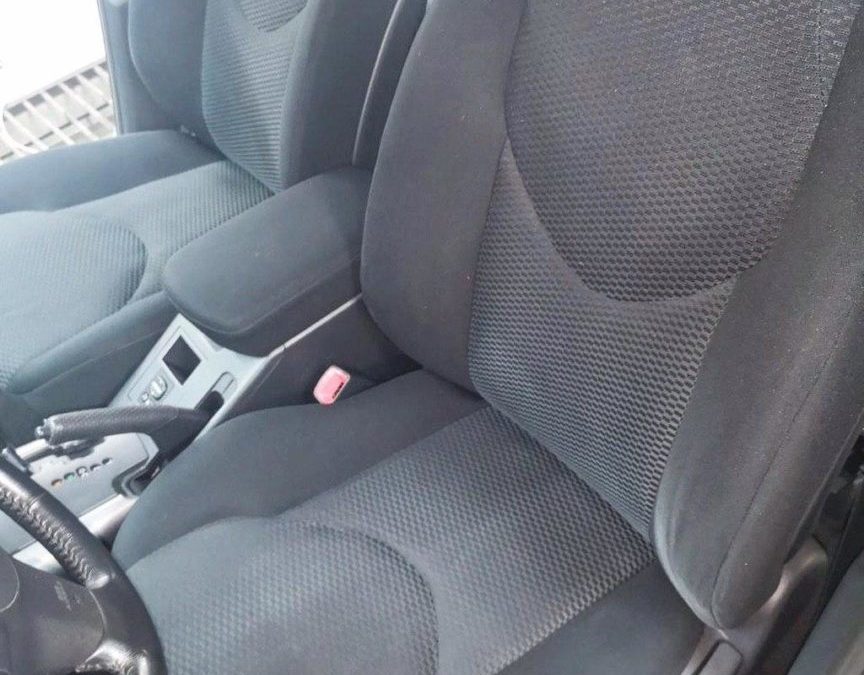 Toyota RAV 4 — химчистка сидений и дверных карт